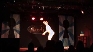 Expose Me @ The Rivoli - Pleasure Button PetitFour