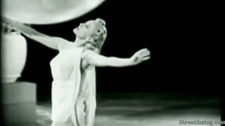 Burlesque dancer - Sally Rand's 'Bouncy Dance'