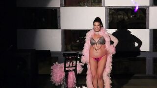 SND A2S3 Paris as GoGo - Bosoms