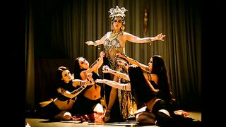 MATA KHARI MOVIE. HOT LOVE DANCE to a beautiful Arabic song