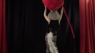 Courtney Covet - Can Your Twat Do the Dog