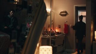 Alexa Demie, Minka Kelly – Euphoria s02e06 (2022) Hot Bikini Scene