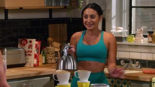 Hilary Duff, Francia Raisa - How I Met Your Father s01e02 (23022) HOT TV SHOW SCENES