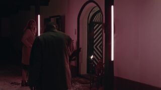 Sophia Schiller nackte - Der Pass s02e06 (2022) German Short nude scene