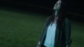 Meredith Garretson - Resident Alien s02e01 (2022) Nude Celebrity