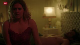 Morgane Ferru nude - Wilder - Kies s04e02 (2022)