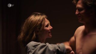 Svenja Jung, Luise Befort sexy - The Palace (Der Palast) s01e01-06 (2022)