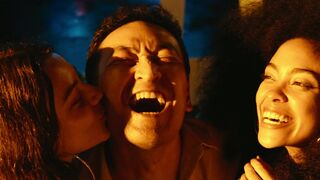 Carolina Gaitan, Natalia Paris sexy - Juanpis Gonzalez The Series s01e03e06e08 (2022)