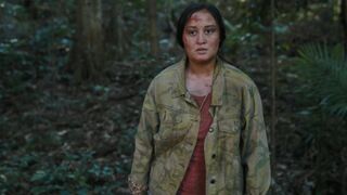 Erana James, Mia Healey sexy - The Wilds s02e01e02e03e05e07 (2022)