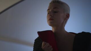 Charlie Murphy hot - Halo s01e02 (2022)