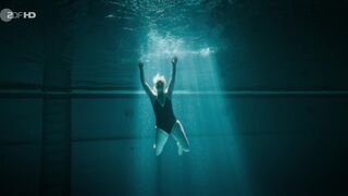 Julia Richter, Annette Frier nude sex - Ella Schon s05e02 (2022)