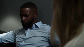 Kaley Cuoco sexy- The Flight Attendant s02e04 (2022)