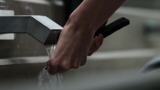 Kate Kennedy - Halo s01e04 (2022) Bare-Chested Gigs