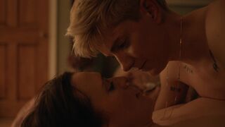 Mae Martin, Charlotte Ritchie super-steamy - Perceive Excellent s02e02-06 (2021) lovemaking episode