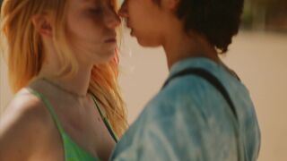 Malva Vela, Nadia Al Saidi, Naira Lleó - How to Shag It All Up (Cómo mandarlo todo a la mierda) s01e02-06 (2022) Lesbo Flick Gigs