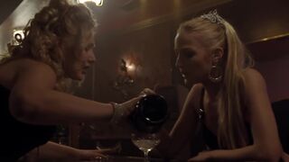 Janina Isabell Batoly - Im Angesicht des Verbrechens s01e07 (2010) sans bra vid