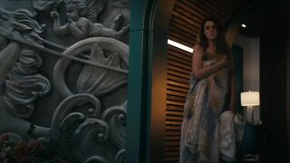 Katy Breier - The Folks s03e07 (2022) bare-chested vid