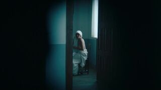 Julie De Bona topless - Les Combattantes (2022) s01-e05