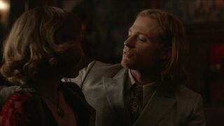 Maura Grace Athari nude - Interview with the Vampire  (2022) s01e03 Topless Short Scene