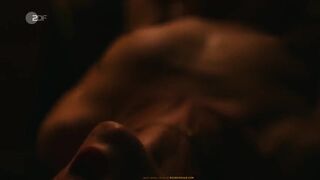 Peri Baumeister nude - Neuland (2022) s01-e03 Sex Episode