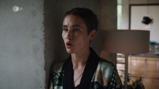 Peri Baumeister nude - Neuland (2022) s01-e03 Sex Episode