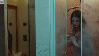 Rike Schmid - Blackout - Vite sospese s01e03 (2023) Naked Actress