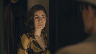 Valery Tscheplanowa, Amy Benkenstein nackte - Das Haus der Träume (2022) s01e03