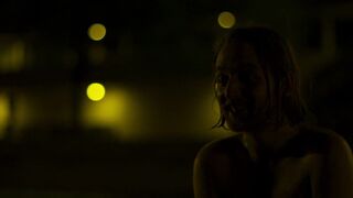 Isaline Prévost sexy - La vie devant (2022) s01e02