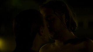 Isaline Prévost sexy - La vie devant (2022) s01e02