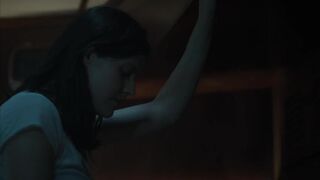 Alexandra Daddario sexy - Anne Rice's Mayfair Witches (2023)  s01-e01 Bedroom Scene