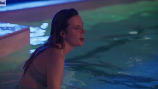 Juju Di Domenico sexy - Blackout s01e04 (2023) Hot Actress