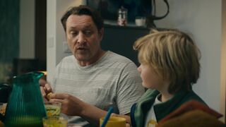 Audrey Fleurot - HPI Haut Potentiel Intellectuel (2022) s02-e02 funny bath scene