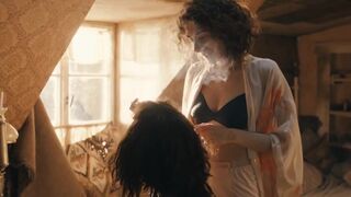 Naemi Florez, Amy Benkenstein sexy - Das Haus der Träume  (2022) s01e01-04