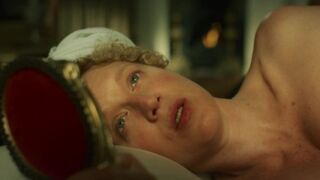 Ludivine Sagnier nude - The Serpent Queen (2022)  s01e06 Topless Actress