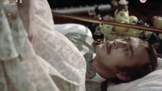 Bara Stepanova - Tisicrocna vcela (1983) actress naked boobs