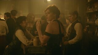 Julie De Bona - Les Combattantes s01e01-03 (2022)