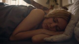 Stefanie Stappenbeck sexy - Retoure s01e01 (2022)