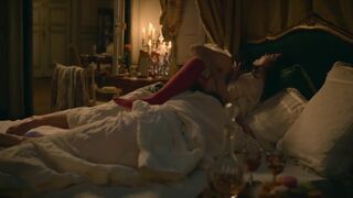 Emilia Schüle, Roxane Duran sexy - Marie Antoinette (2022) s01e08
