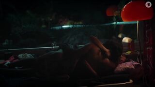 Hanna Plab nude, Vanessa Loibl, Maike Elena Schmidt, Katja Riemann topless - Unsere wunderbaren Jahre s02e03-06 (2023) hot nude & sex scene