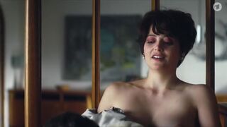Hanna Plab nude, Vanessa Loibl, Maike Elena Schmidt, Katja Riemann topless - Unsere wunderbaren Jahre s02e03-06 (2023) hot nude & sex scene