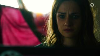Anke Retzlaff, Picco von Groote hot - Über die Grenze s01e03-04 (2020)