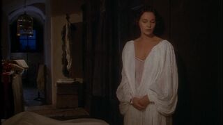 Laura Antonelli, Clelia Rondinella Nude - La Venexiana (1986)