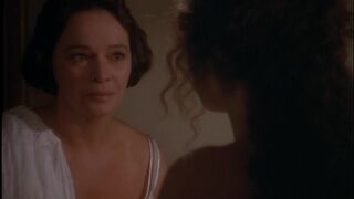 Laura Antonelli, Clelia Rondinella Nude - La Venexiana (1986)