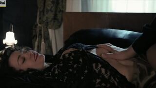 Martina Stella sexy - La lunga notte - La caduta del Duce (2024) s01e01e04