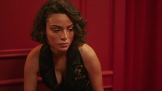 Júlia Palha sexy - O Clube s04e03 (2023) Hot TV Scenes