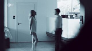 Sophie von Kessel not nudity scene - Erzgebirgskrimi (2022)s01e06