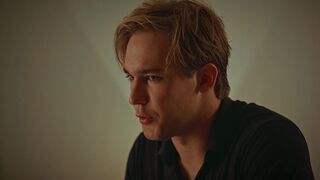 Eva Indenbaum, Alina Rachkovskaya - Struny s01e09 (2021) show topless video