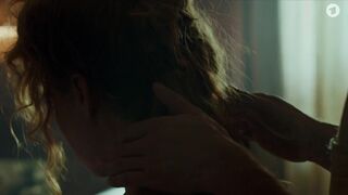 Sofie Gross, Angela Ascher, Brigitte Hobmeier nackte - Oktoberfest 1900  (2020) s01-e03,04