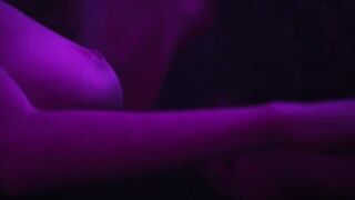 Lesbian Scene Léonie Dahan-Lamort topless - Nudes s01e05 (2024)