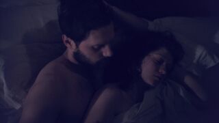 Bedroom Hot Scene Maisie Williams sexy - The New Look s01e01 (2024)